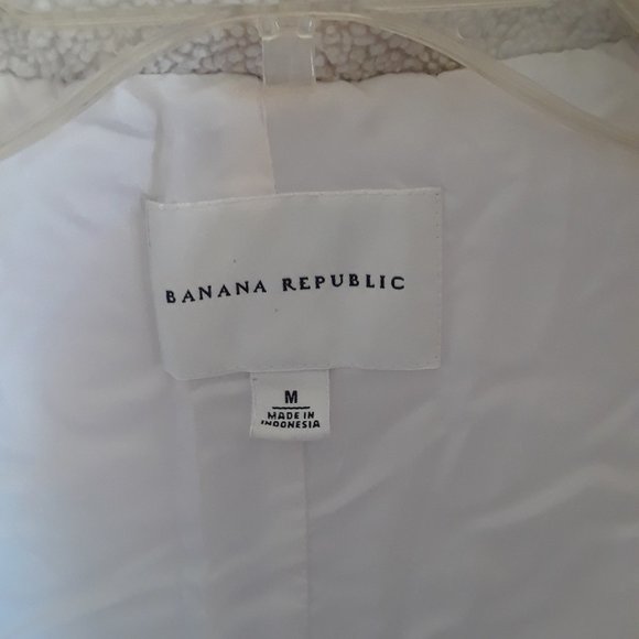 Banana Republic Puffer Vest, - Picture 5 of 6